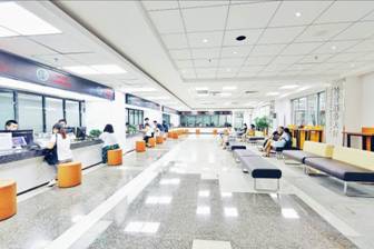 寬敞整潔的經營服務大廳